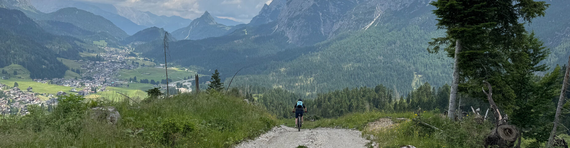 GravityBienchen over Sappada