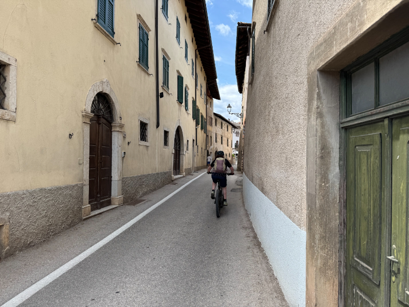 Via Roma, Còredo